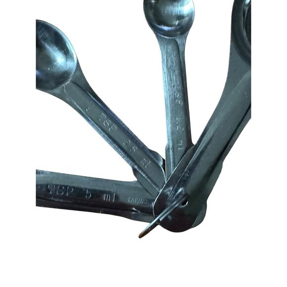 Vintage Measuring Spoons 2 Sets On Rings Kitchen Utensils Mid Century Cooking - Picture 5 of 6